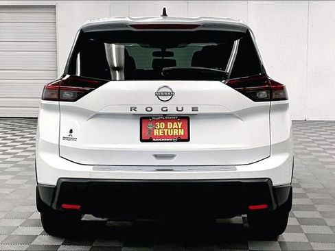 New 2026 Nissan Rogue SV FWD image 4