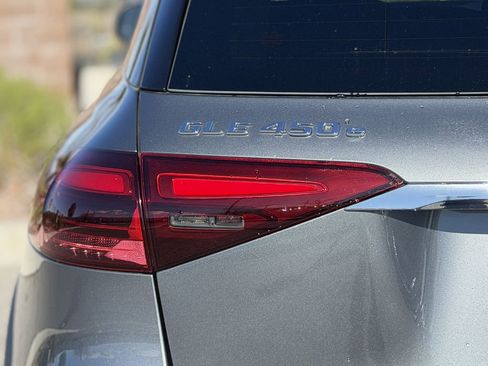 Used 2025 Mercedes-Benz GLE 450e 4MATIC image 11