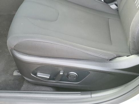 Certified 2022 Hyundai Elantra SEL w/ Convenience + Premium Package image 17