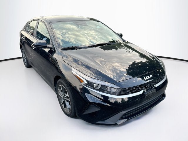 Certified 2023 Kia Forte LXS FWD image 3