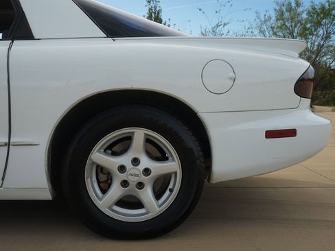 Used 1998 Pontiac Firebird Formula w/ Opt Pkg image 37