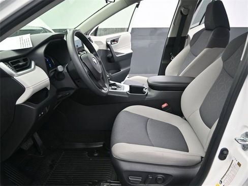 Used 2023 Toyota RAV4 XLE image 13