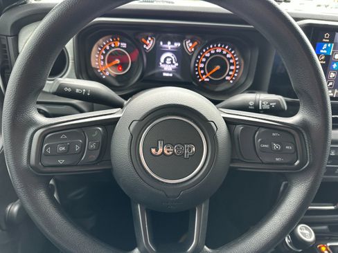 Used 2024 Jeep Gladiator Sport image 22