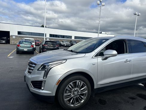 Used 2019 Cadillac XT5 Luxury AWD/4WD image 4