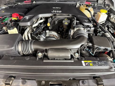 Used 2020 Jeep Gladiator Rubicon AWD/4WD image 19
