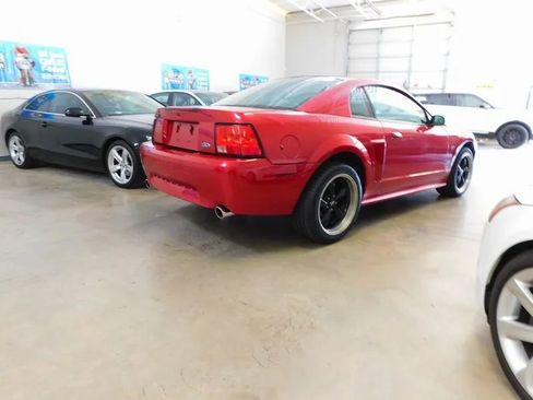 Used 2001 Ford Mustang GT RWD image 2