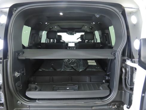 New 2025 Land Rover Defender 130 V8 image 29