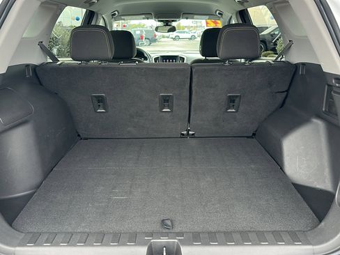 Used 2022 GMC Terrain SLE image 21