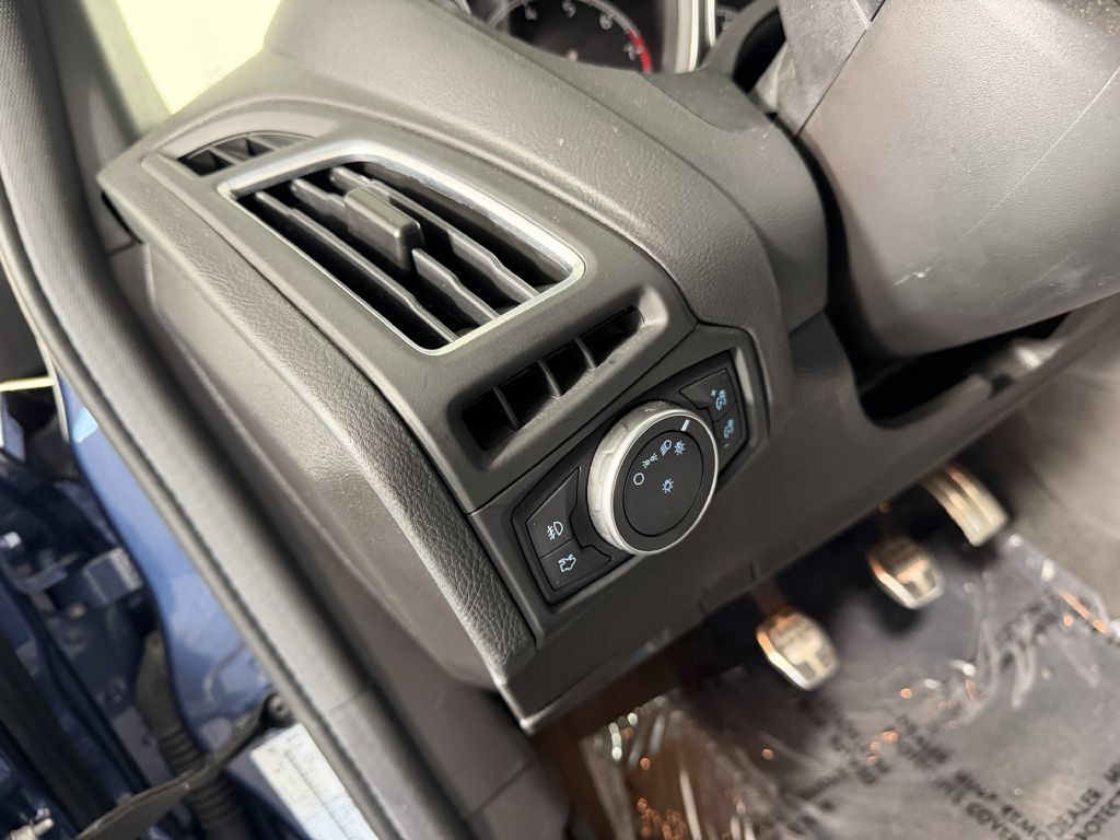 Used 2018 Ford Focus ST FWD image 43