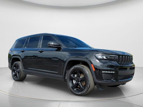 Used 2025 Jeep Grand Cherokee L Limited w/ Black Appearance Package image 3