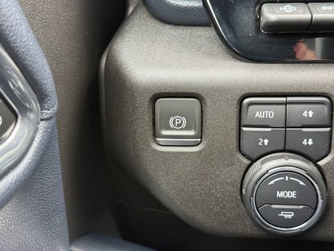 Certified 2024 Chevrolet Silverado 2500 High Country w/ Technology Package AWD/4WD image 36