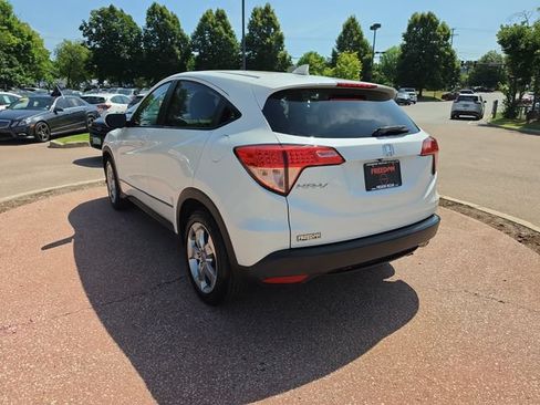 Used 2017 Honda HR-V EX image 3