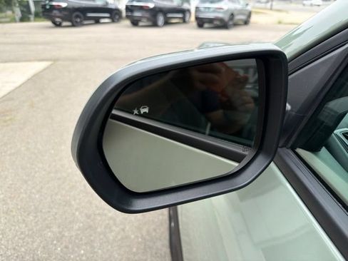 Used 2025 Chevrolet Equinox LT w/ Safety and Technology Package FWD image 12