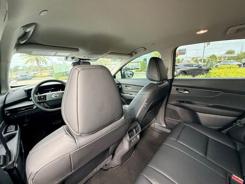 Used 2025 Nissan Murano SV image 19