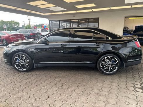 Used 2018 Ford Taurus SHO AWD/4WD image 9