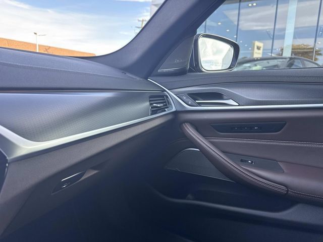 Used 2021 BMW M550i xDrive w/ Executive Package AWD/4WD image 48
