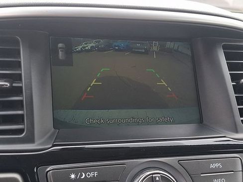 Used 2019 Nissan Pathfinder SV AWD/4WD image 17