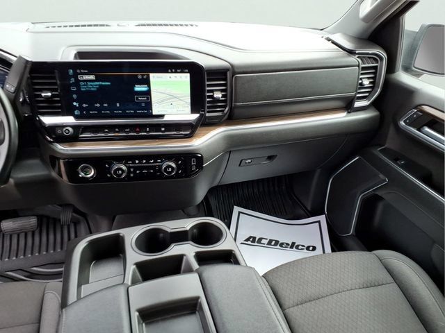 Used 2024 Chevrolet Silverado 1500 LT AWD/4WD image 15