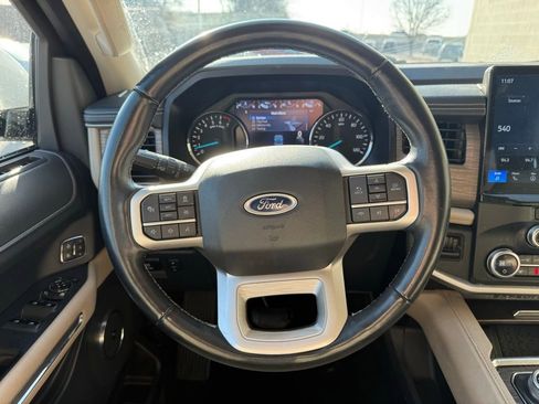 Used 2022 Ford Expedition Limited image 8