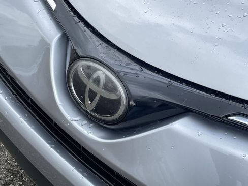 Used 2018 Toyota RAV4 XLE FWD image 33