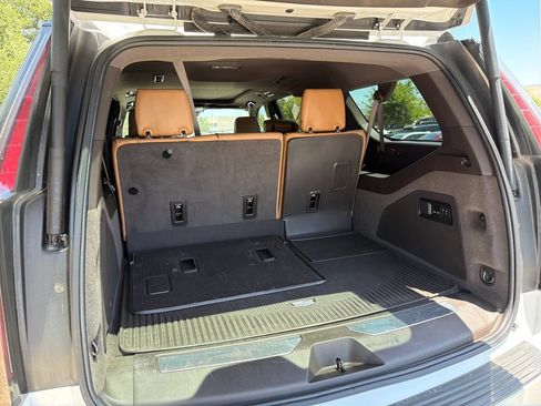 Used 2021 Cadillac Escalade ESV Premium Luxury AWD/4WD image 43