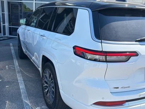 Used 2022 Jeep Grand Cherokee L Summit image 5