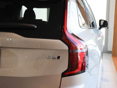 New 2026 Volvo XC90 B6 Ultra w/ Lounge Package