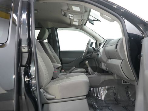 Used 2019 Nissan Frontier S image 11