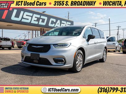 Used 2024 Chrysler Pacifica Touring-L