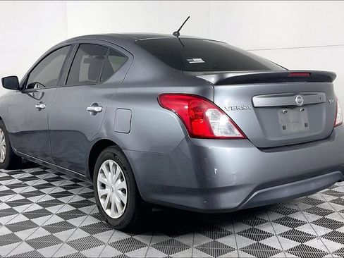 Used 2017 Nissan Versa SV FWD image 2
