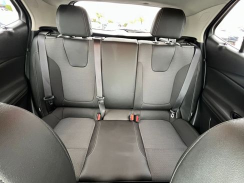 Used 2025 Buick Encore GX Preferred image 36