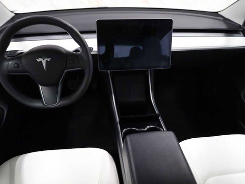Used 2020 Tesla Model 3 Long Range image 23
