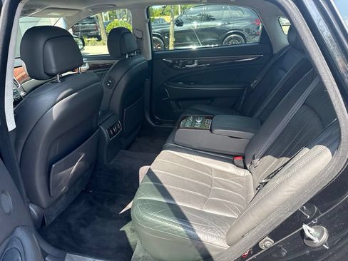 Used 2012 Hyundai Equus Signature RWD image 5