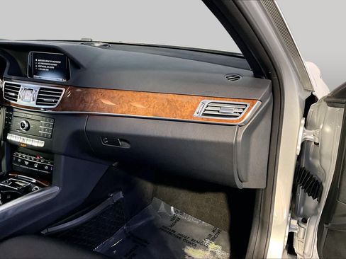 Used 2016 Mercedes-Benz E 350 4MATIC Wagon image 19