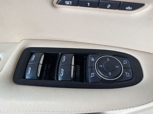 Used 2017 Cadillac XT5 Luxury w/ Driver Awareness Package image 36