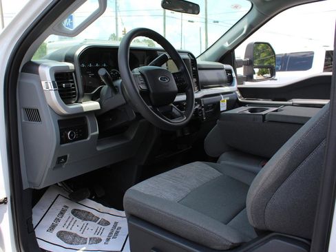 Used 2025 Ford F350 XLT AWD/4WD image 36