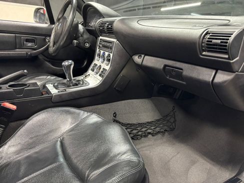 Used 2002 BMW Z3 3.0i RWD image 9