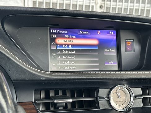 Used 2017 Lexus ES 300h w/ Navigation System Package FWD image 16