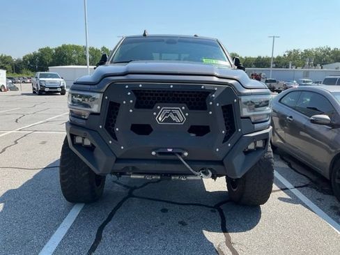 Used 2022 RAM 2500 Laramie AWD/4WD image 2