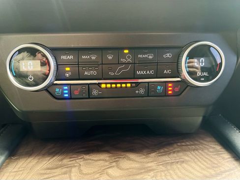 Used 2021 Ford Expedition Platinum AWD/4WD image 21