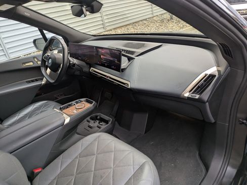 Used 2022 BMW iX xDrive50 w/ Premium Package image 33