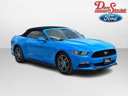 Used 2017 Ford Mustang Premium RWD image 4