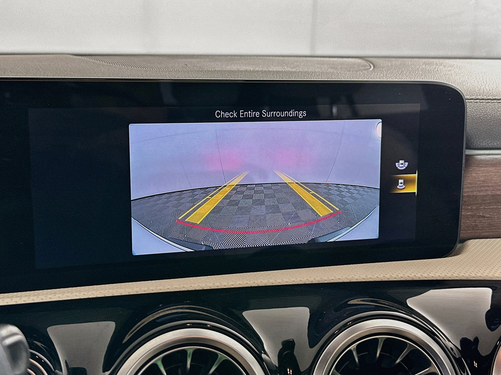 Used 2023 Mercedes-Benz CLA 250 image 22