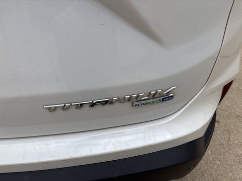 Used 2020 Ford Edge Titanium w/ Equipment Group 301A image 3