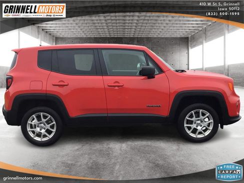 Used 2023 Jeep Renegade Latitude AWD/4WD image 4