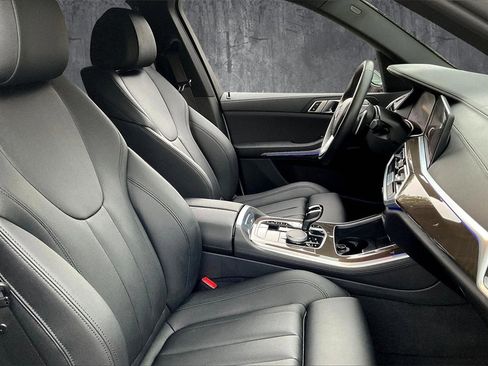 Used 2022 BMW X5 xDrive40i w/ Parking Assistance Package image 24