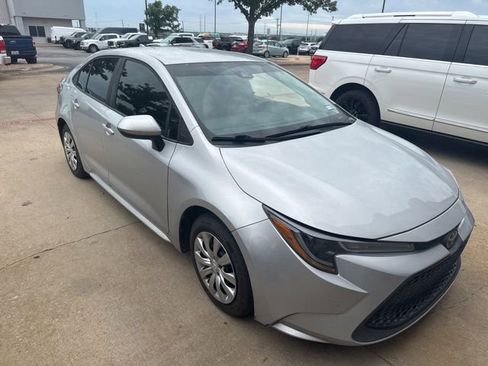 Used 2020 Toyota Corolla LE FWD image 1