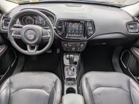 Used 2018 Jeep Compass Limited w/ Navigation Group AWD/4WD image 11