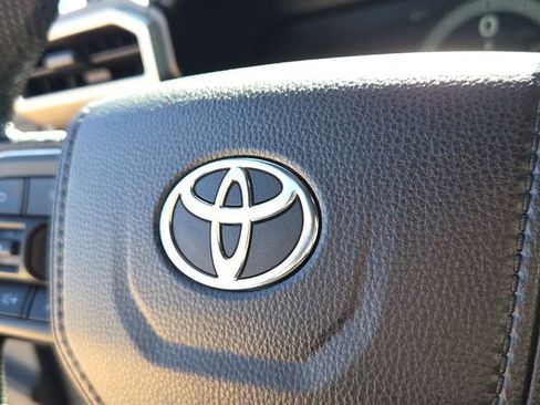Used 2024 Toyota Tacoma TRD Sport AWD/4WD image 25