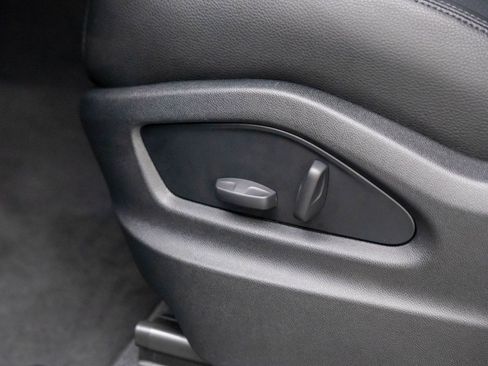 Certified 2025 Porsche Cayenne image 16